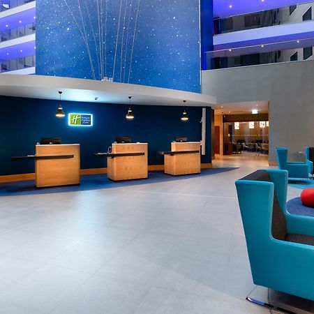 Holiday Inn Express - London Heathrow T4 By Ihg Хилингдън Екстериор снимка Holiday Inn Express Dublin Airport