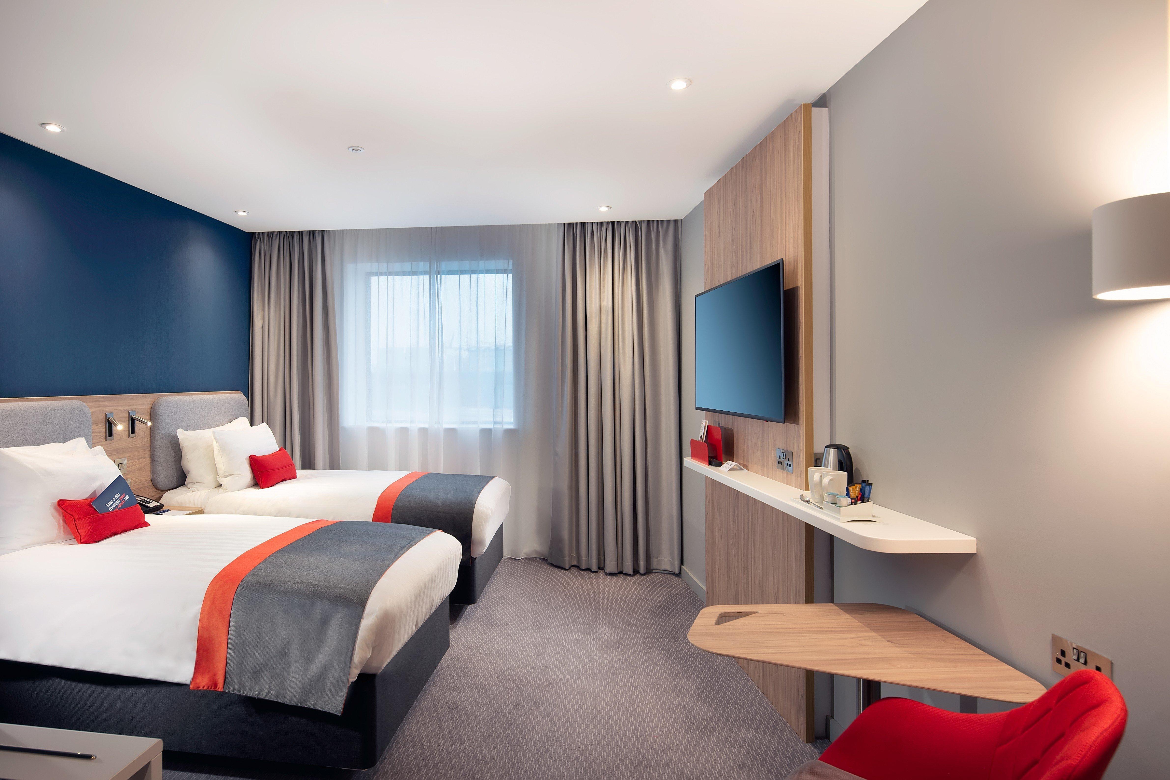 Holiday Inn Express - London Heathrow T4 By Ihg Хилингдън Екстериор снимка A room at the Holiday Inn Express in Dublin