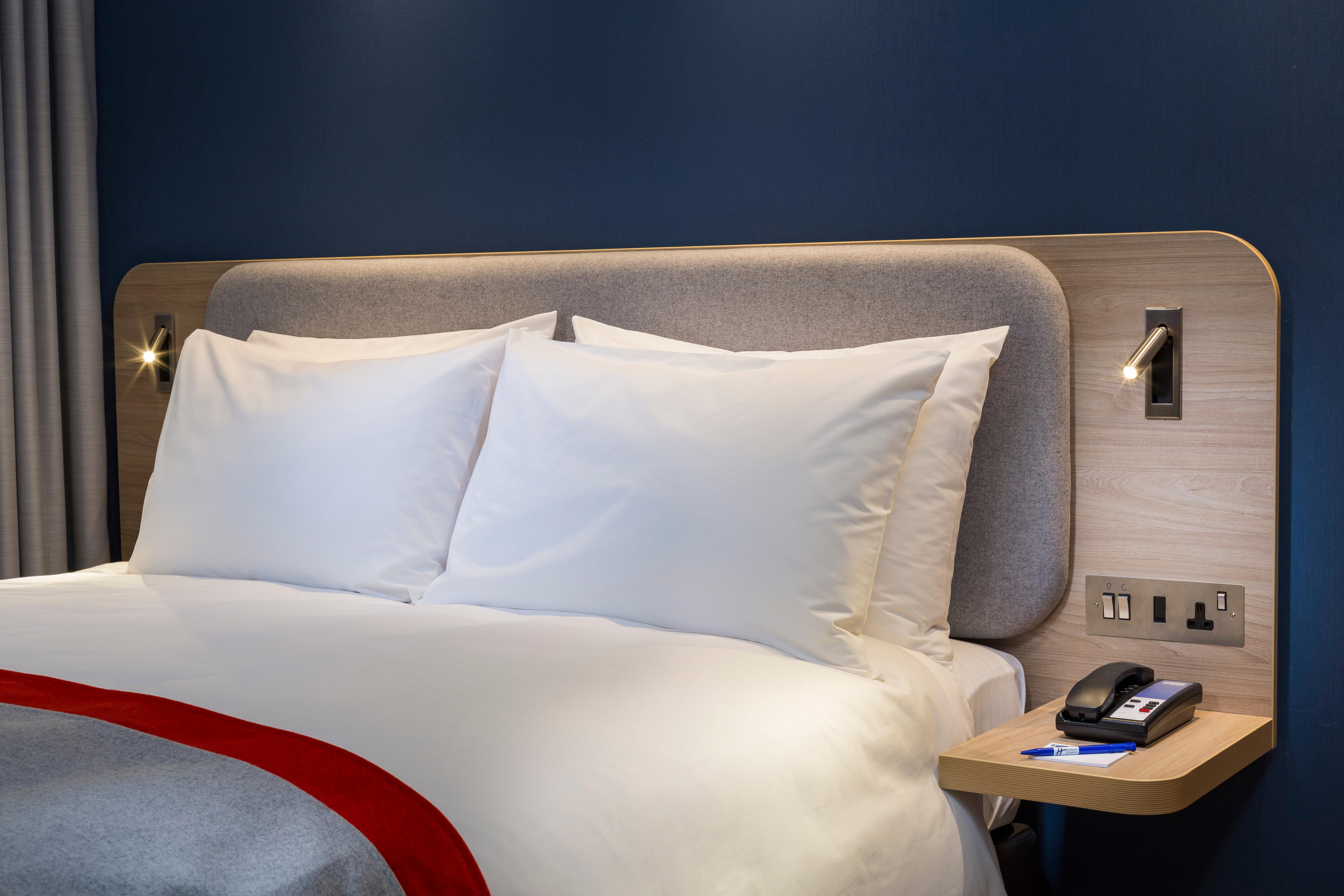 Holiday Inn Express - London Heathrow T4 By Ihg Хилингдън Екстериор снимка A room at the new Ibis Paris Orly Sud