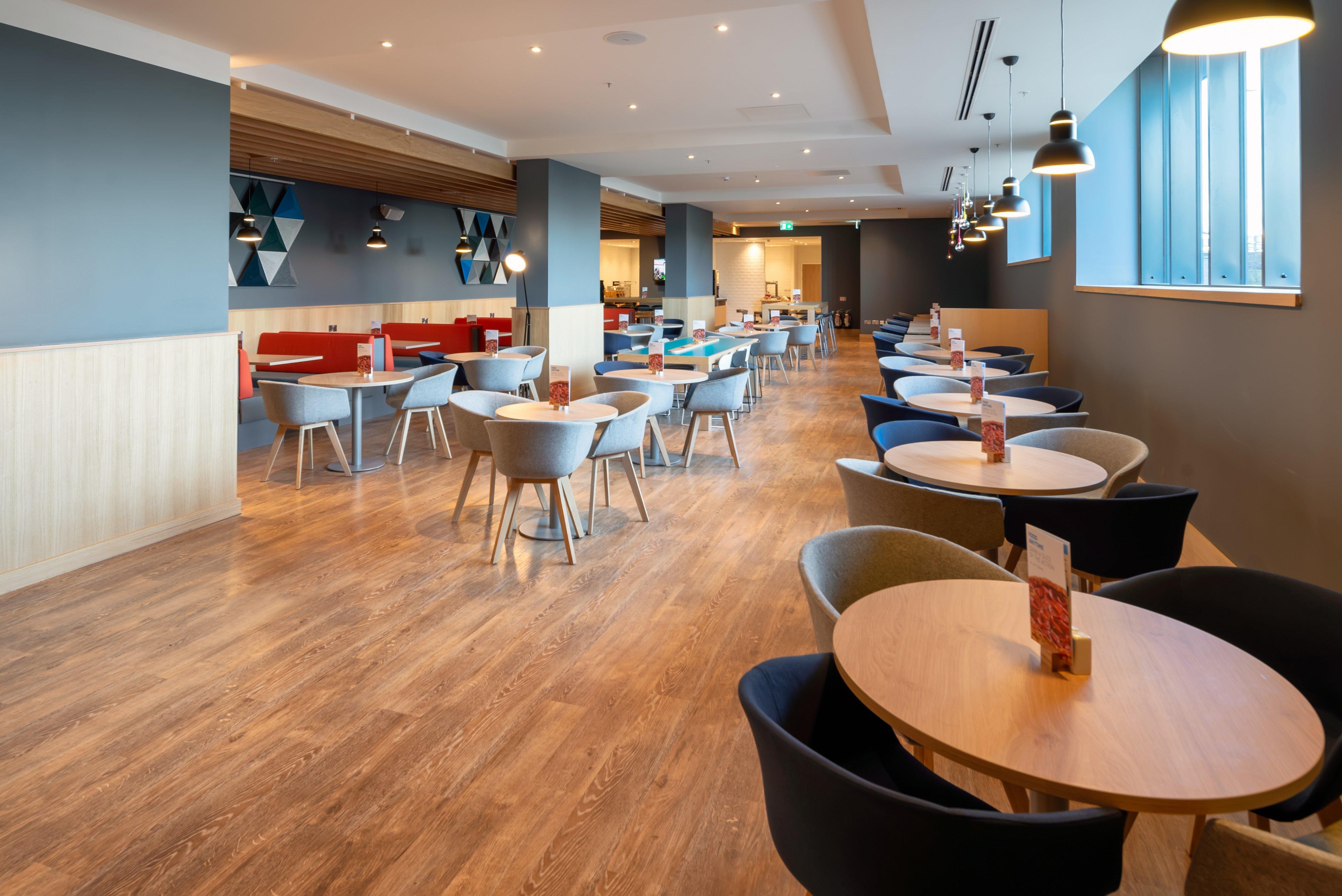 Holiday Inn Express - London Heathrow T4 By Ihg Хилингдън Екстериор снимка Interior of the hotel