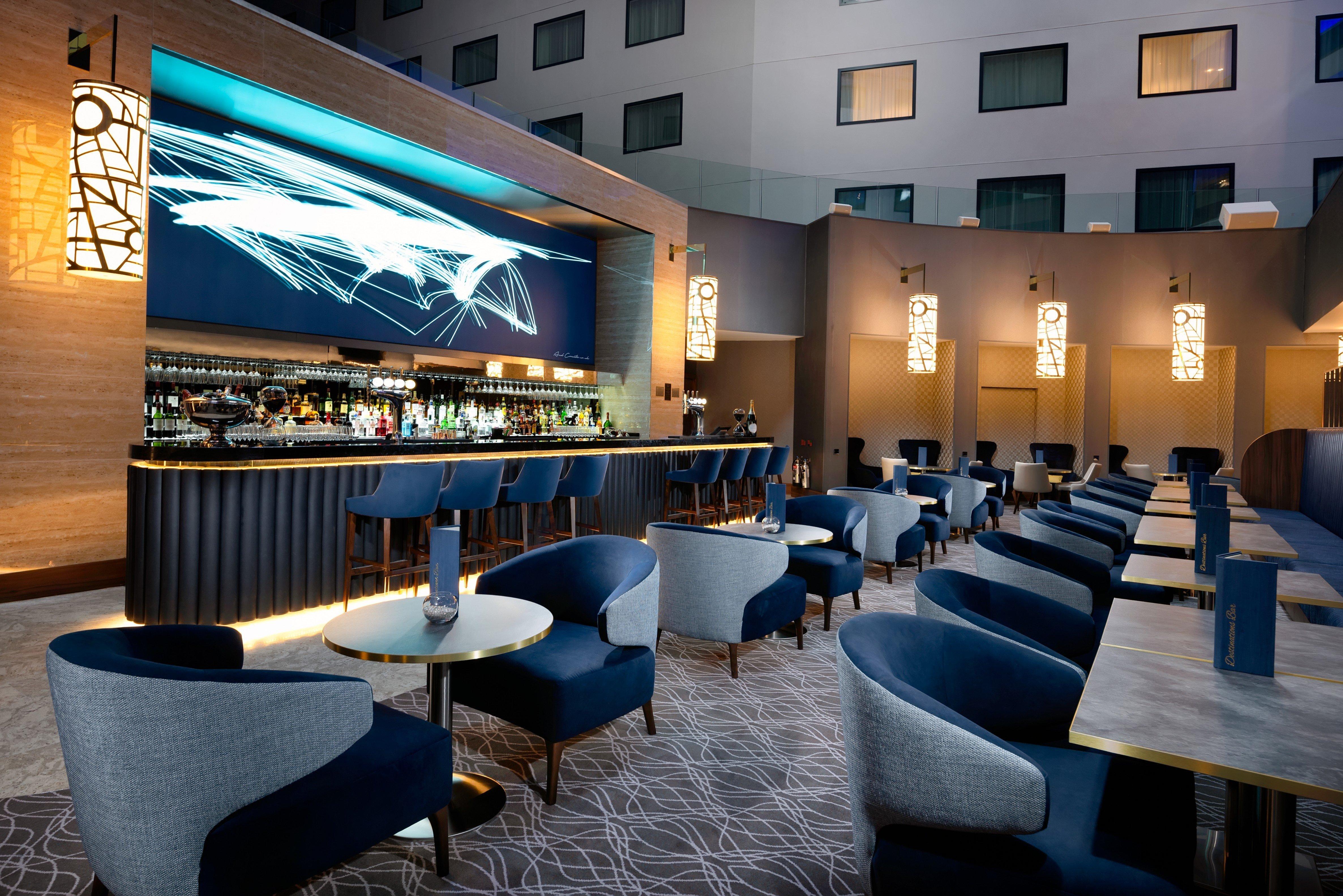 Holiday Inn Express - London Heathrow T4 By Ihg Хилингдън Екстериор снимка The International Bar