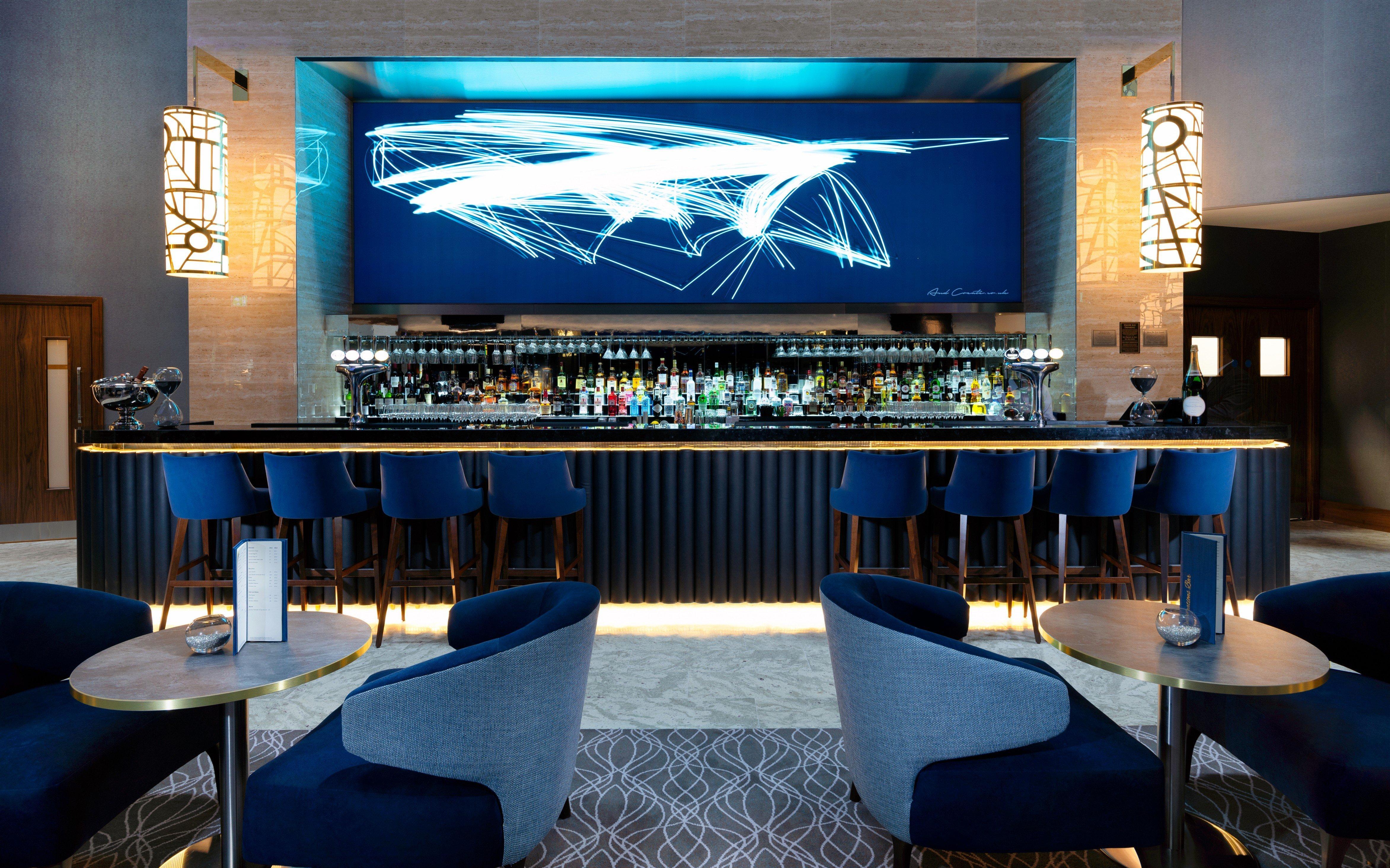 Holiday Inn Express - London Heathrow T4 By Ihg Хилингдън Екстериор снимка The bar at the hotel