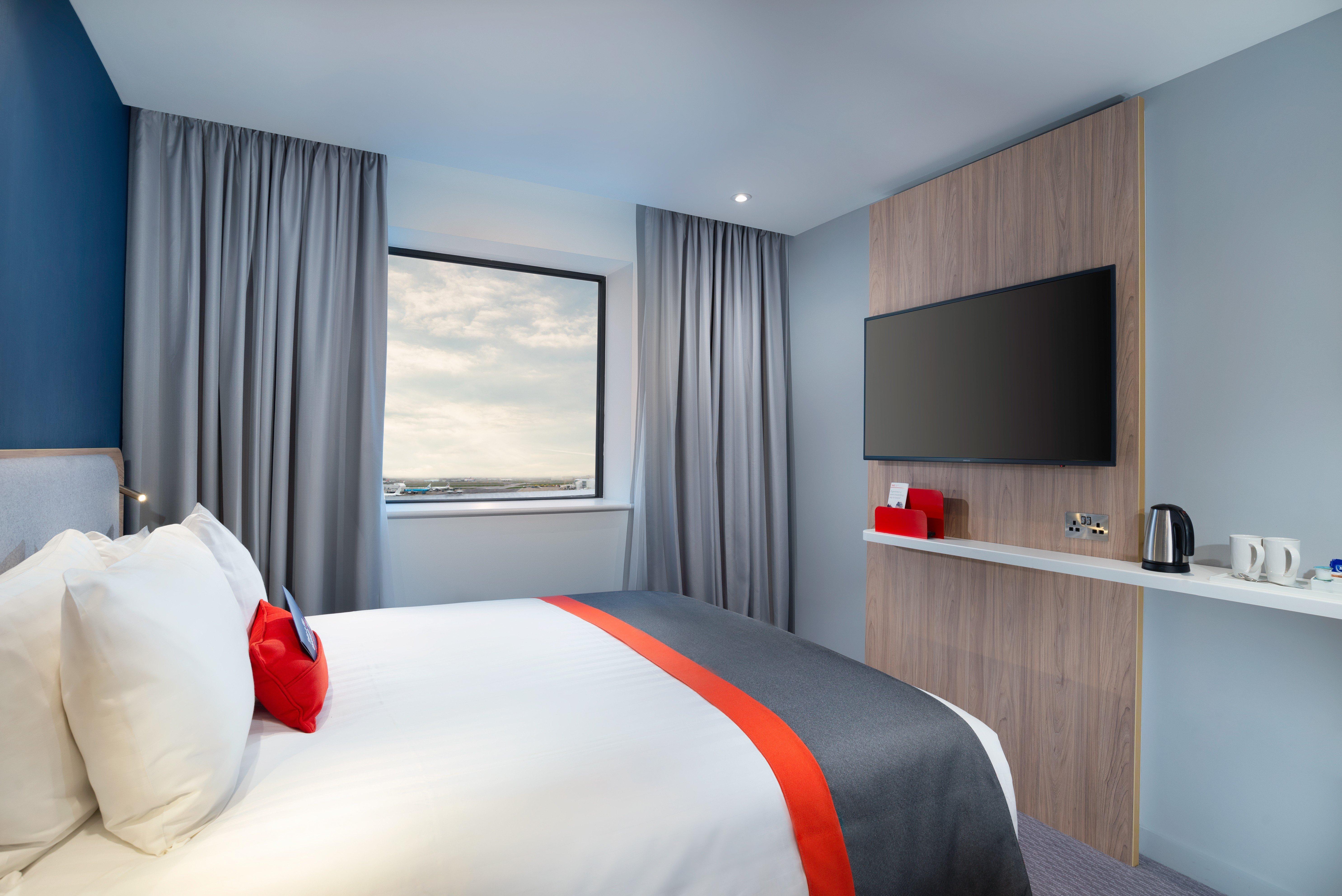 Holiday Inn Express - London Heathrow T4 By Ihg Хилингдън Екстериор снимка A room at the airport