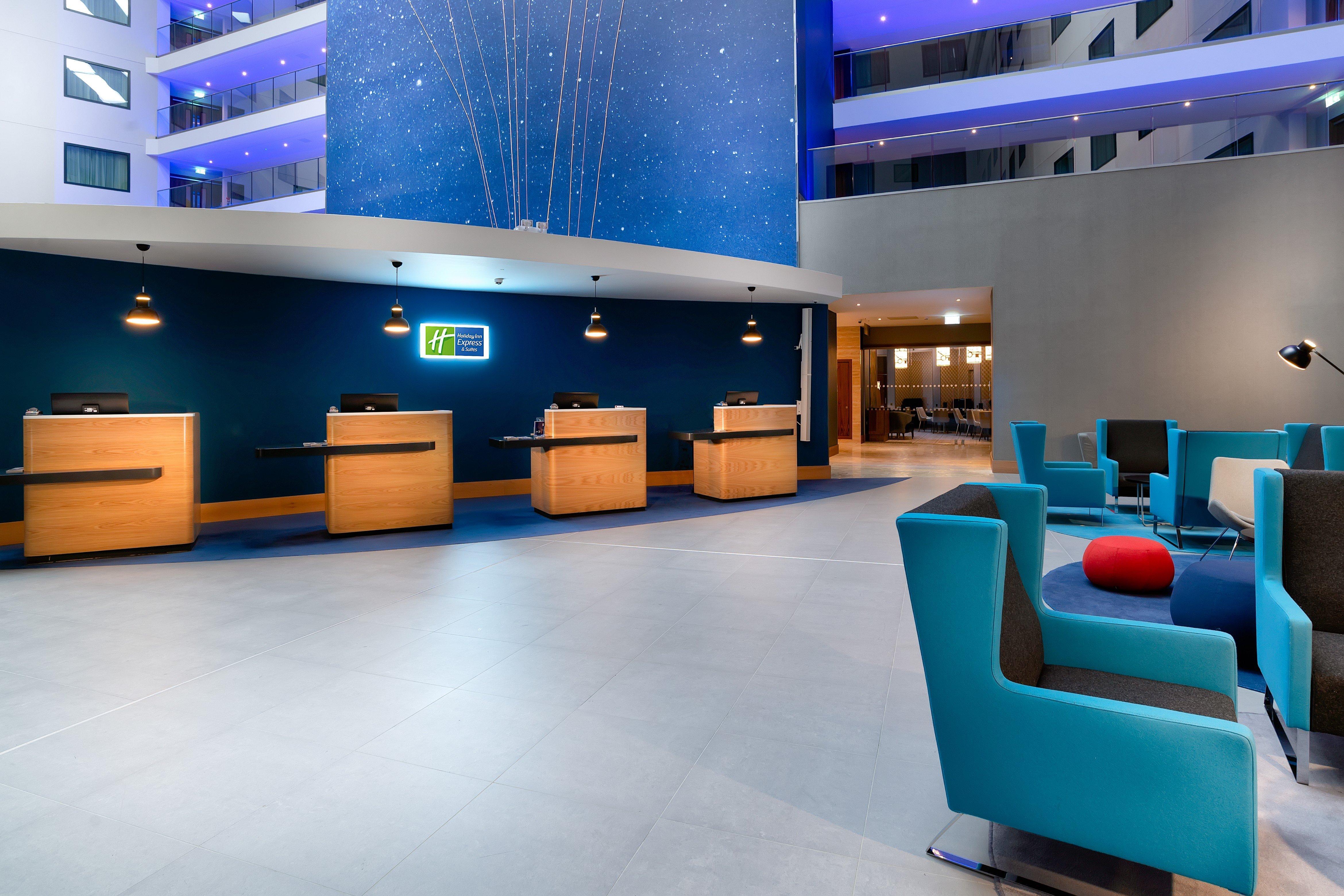 Holiday Inn Express - London Heathrow T4 By Ihg Хилингдън Екстериор снимка Holiday Inn Express Dublin Airport